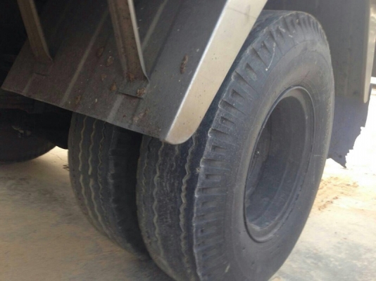 รถอีซูซุ  6  ล้อ รั้ว  ( ไม่ดั้ม )  120 แรงม้า. ปี 42  ( ฝาขาว )   สนใจติดต่อ 081 - 6079515