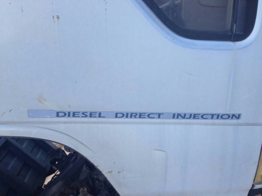 รถอีซูซุ  6  ล้อ รั้ว  ( ไม่ดั้ม )  120 แรงม้า. ปี 42  ( ฝาขาว )   สนใจติดต่อ 081 - 6079515