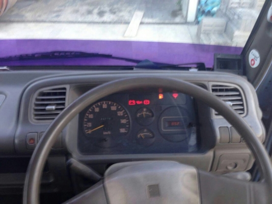 รถอีซูซุ  6  ล้อ รั้ว  ( ไม่ดั้ม )  120 แรงม้า. ปี 42  ( ฝาขาว )   สนใจติดต่อ 081 - 6079515