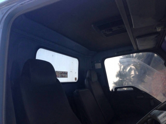 รถอีซูซุ  6  ล้อ รั้ว  ( ไม่ดั้ม )  120 แรงม้า. ปี 42  ( ฝาขาว )   สนใจติดต่อ 081 - 6079515