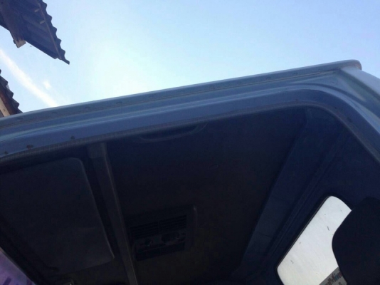 รถอีซูซุ  6  ล้อ รั้ว  ( ไม่ดั้ม )  120 แรงม้า. ปี 42  ( ฝาขาว )   สนใจติดต่อ 081 - 6079515