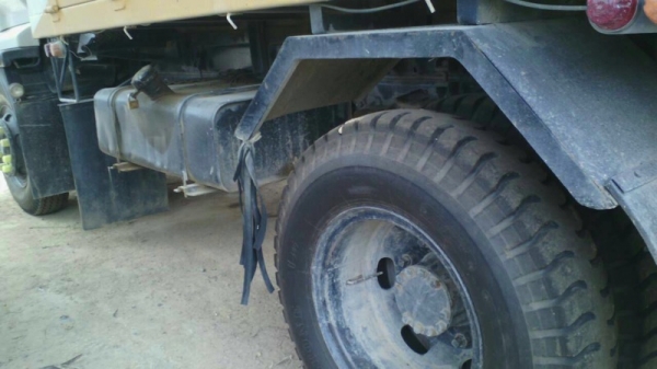 รถอีซูซุ  6 ล้อดั้ม 195 แรงม้า. ปี 40   สนใจติดต่อ 081 - 6079515