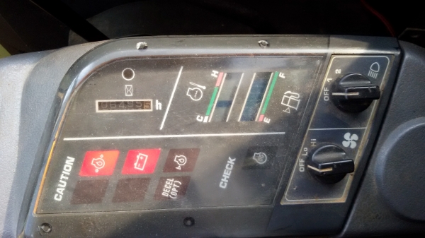 ขาย komatsu pc 30-7e สภาพสวย พร้อมใช่้งาน ช่วงล่างเต็ม