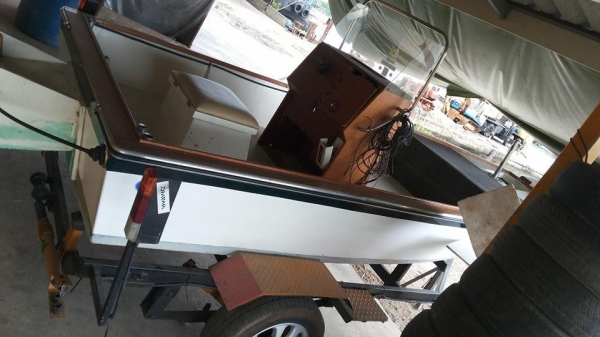 เรือคลาสสิค 13 ฟุต พร้อมเทลเลอร์