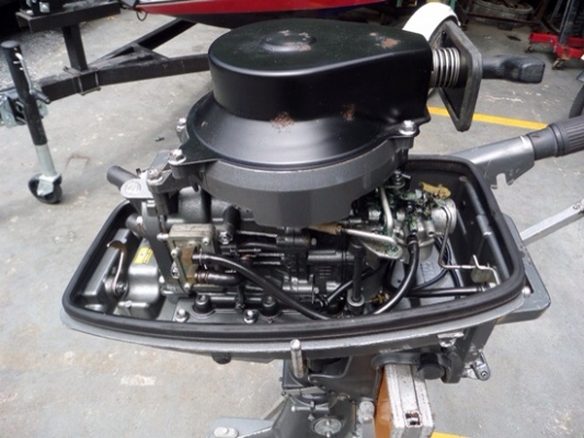 .ขาย เครื่องเรือ SUZUKI 6 แรง 2 จังหวะ นำเข้าจากญี่ปุ่น .เครื่องติดเดินดี น้ำออกปกติ ราคา 18000