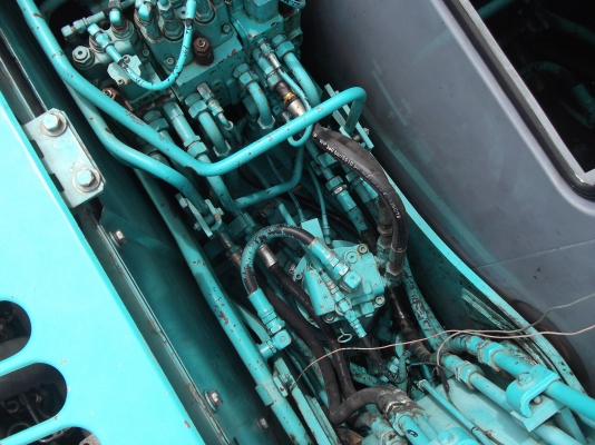ขายรถแบคโฮ ยี่ห้อ KOBELCO SK60-5super ใบแทค 45 ซม. ต่อรองราคาได้ครับ