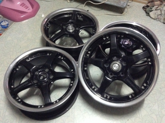 แม็ก Volhขอบ 17