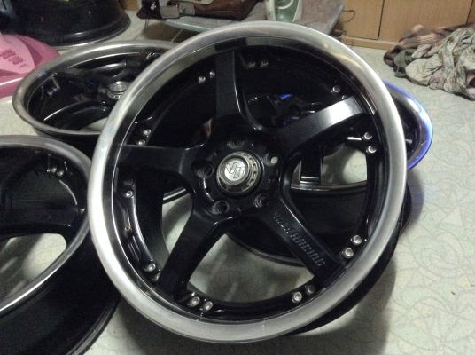 แม็ก Volhขอบ 17