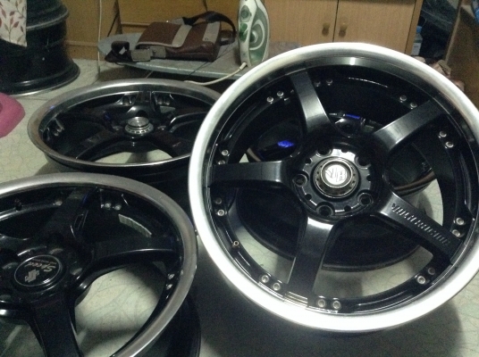 แม็ก Volhขอบ 17