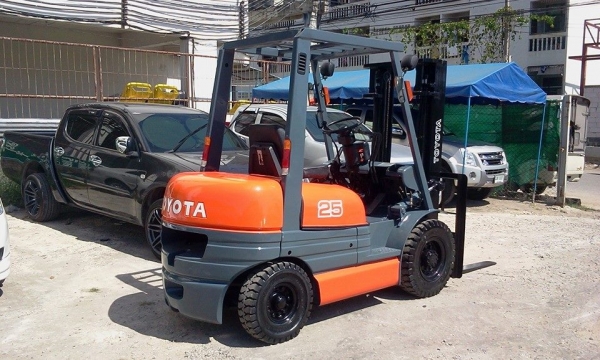 ขายรถยกโฟร์คลิฟท์ยี่ห้อ TOYOTA รุ่น6FD-25 ขายรถยกโฟร์คลิฟท์ยี่ห้อ TOYOTA รุ่น6FD-25