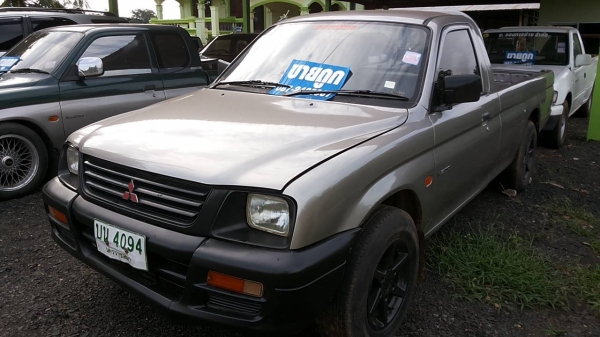 **108,000 บ.ต่อรอง**ขายกระบะตอนเดียว MITSU L200 STRADA 2.5 SINGLECAB ปี39/96 เครื่องเดิมเกียร์เดิม แห้งดี แรงดี เกียร์ดีเข้าง่ายไม่หลุด ช่วงล่างดีไม่ส่าย คัสซีสวยเดิมๆ ไม่ปะไม่ดาม กระบะพื้นเก็บมาแล้ว หน้า-หลังไม่เคยชนหนัก ภายในเก๋งดีคอนโซลดี พ.ธรรมดา แอร์