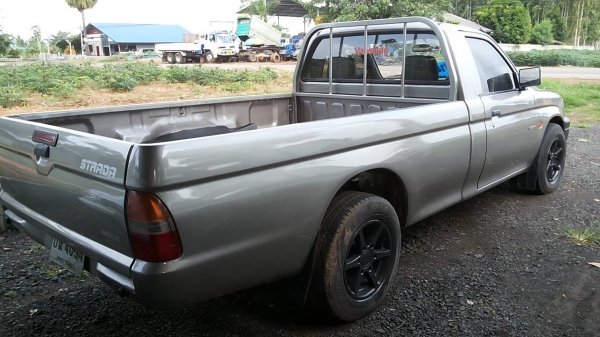 **108,000 บ.ต่อรอง**ขายกระบะตอนเดียว MITSU L200 STRADA 2.5 SINGLECAB ปี39/96 เครื่องเดิมเกียร์เดิม แห้งดี แรงดี เกียร์ดีเข้าง่ายไม่หลุด ช่วงล่างดีไม่ส่าย คัสซีสวยเดิมๆ ไม่ปะไม่ดาม กระบะพื้นเก็บมาแล้ว หน้า-หลังไม่เคยชนหนัก ภายในเก๋งดีคอนโซลดี พ.ธรรมดา แอร์