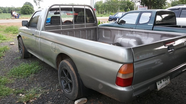 **108,000 บ.ต่อรอง**ขายกระบะตอนเดียว MITSU L200 STRADA 2.5 SINGLECAB ปี39/96 เครื่องเดิมเกียร์เดิม แห้งดี แรงดี เกียร์ดีเข้าง่ายไม่หลุด ช่วงล่างดีไม่ส่าย คัสซีสวยเดิมๆ ไม่ปะไม่ดาม กระบะพื้นเก็บมาแล้ว หน้า-หลังไม่เคยชนหนัก ภายในเก๋งดีคอนโซลดี พ.ธรรมดา แอร์