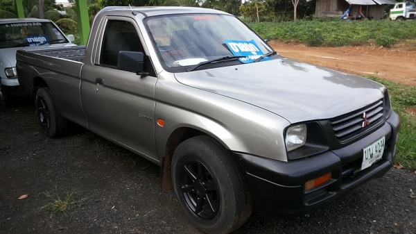 **108,000 บ.ต่อรอง**ขายกระบะตอนเดียว MITSU L200 STRADA 2.5 SINGLECAB ปี39/96 เครื่องเดิมเกียร์เดิม แห้งดี แรงดี เกียร์ดีเข้าง่ายไม่หลุด ช่วงล่างดีไม่ส่าย คัสซีสวยเดิมๆ ไม่ปะไม่ดาม กระบะพื้นเก็บมาแล้ว หน้า-หลังไม่เคยชนหนัก ภายในเก๋งดีคอนโซลดี พ.ธรรมดา แอร์