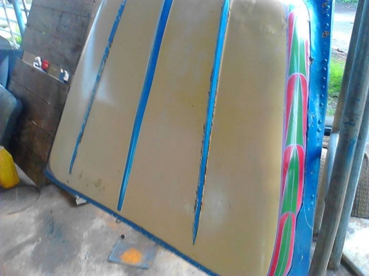 **240,000 บ.ต่อรอง**ขาย10ล้อเพลาเดียวท้ายลาดขึ้นแบคโฮ120 ISUZU TX 6BB1-145HP เครื่องเดิมเกียร์เดิม เครื่องดี แรงดี อึด ทน เกียร์ดีไม่หลุด ช่วงล่างเพลาเดียวเดิม คัสซีดี ไม่ปะไม่ดาม ซับในมีบวมบ้าง นิดหน่อย สโลวกลางครบ หางสภาพดี พื้นดีไม่ผุ เหล็กหนาแข็งแรง ห