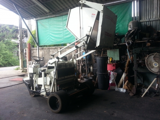 ขายรถเก็บหญ้านั่งขับระบบไฮโดรลิค