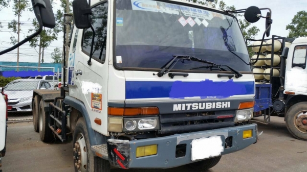 รถจอด วันที่ 19/08/57 ขายอีกแล้วครับ หัวลาก ไอ้หลง M6 ปี48 ติดแก๊ส สวยๆๆครับ จำนวน 5 คันพร้อมใช้เอกสารพร้อมโอนครับ