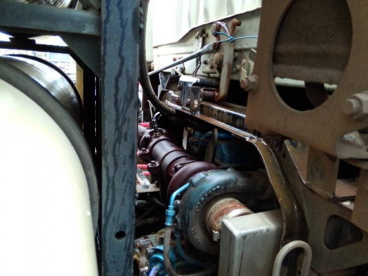 รถจอด วันที่ 19/08/57 ขายอีกแล้วครับ หัวลาก ไอ้หลง M6 ปี48 ติดแก๊ส สวยๆๆครับ จำนวน 5 คันพร้อมใช้เอกสารพร้อมโอนครับ