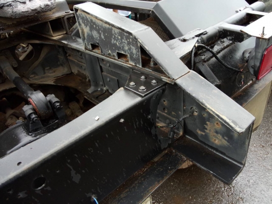 รถจอด วันที่ 19/08/57 ขายอีกแล้วครับ หัวลาก ไอ้หลง M6 ปี48 ติดแก๊ส สวยๆๆครับ จำนวน 5 คันพร้อมใช้เอกสารพร้อมโอนครับ