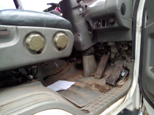 รถจอด วันที่ 19/08/57 ขายอีกแล้วครับ หัวลาก ไอ้หลง M6 ปี48 ติดแก๊ส สวยๆๆครับ จำนวน 5 คันพร้อมใช้เอกสารพร้อมโอนครับ