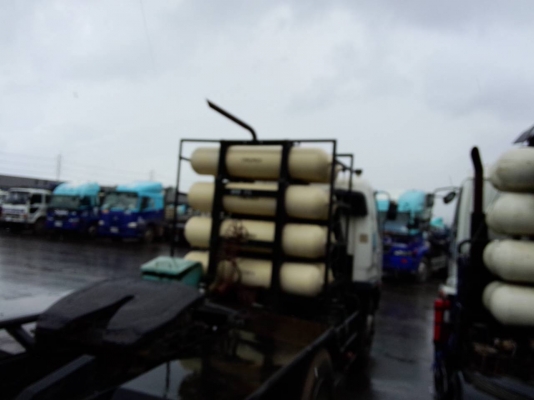 รถจอด วันที่ 19/08/57 ขายอีกแล้วครับ หัวลาก ไอ้หลง M6 ปี48 ติดแก๊ส สวยๆๆครับ จำนวน 5 คันพร้อมใช้เอกสารพร้อมโอนครับ