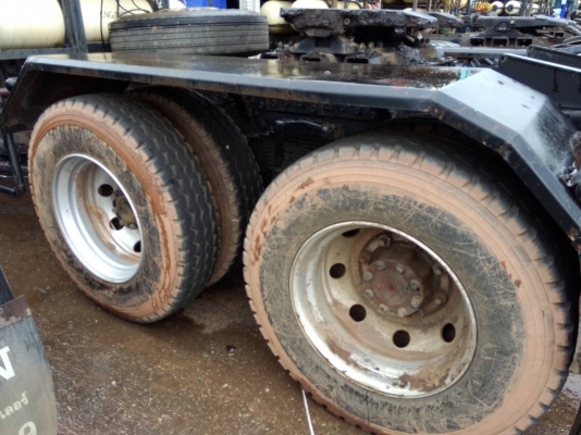 รถจอด วันที่ 19/08/57 ขายอีกแล้วครับ หัวลาก ไอ้หลง M6 ปี48 ติดแก๊ส สวยๆๆครับ จำนวน 5 คันพร้อมใช้เอกสารพร้อมโอนครับ