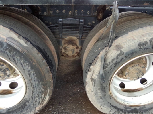 รถจอด วันที่ 19/08/57 ขายอีกแล้วครับ หัวลาก ไอ้หลง M6 ปี48 ติดแก๊ส สวยๆๆครับ จำนวน 5 คันพร้อมใช้เอกสารพร้อมโอนครับ