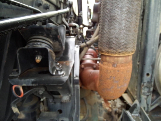 รถจอด วันที่ 19/08/57 ขายอีกแล้วครับ หัวลาก ไอ้หลง M6 ปี48 ติดแก๊ส สวยๆๆครับ จำนวน 5 คันพร้อมใช้เอกสารพร้อมโอนครับ