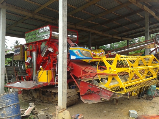 ขายรถเกี่ยวเกษตรพัฒนา รุ่นจ้าวช้างไวไฟ ปี50 ขายรถเกี่ยวเกษตรพัฒนา รุ่นจ้าวช้างไวไฟ ปี50