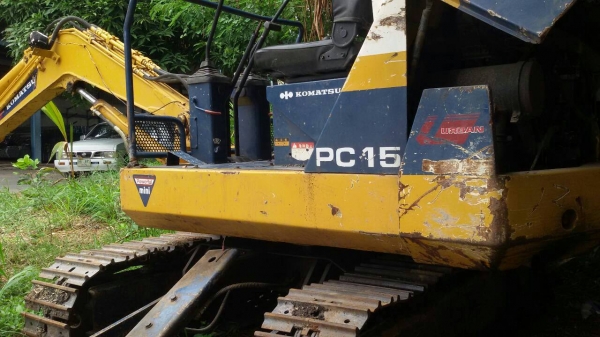 รถแม็คโฮ PC15 ใช้งานได้ดี อุปกรครบทุกชิ้น มีใบอินวอย