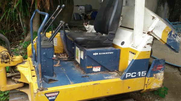 รถแม็คโฮ PC15 ใช้งานได้ดี อุปกรครบทุกชิ้น มีใบอินวอย