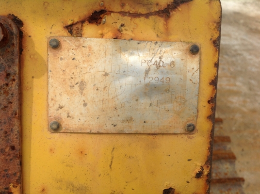 ขายรถแบคโฮ KOMATSU รุ่นPC40-6 สภาพสวย พร้อมใช้งาน ขายรถแบคโฮ KOMATSU รุ่นPC40-6 สภาพสวย พร้อมใช้งาน