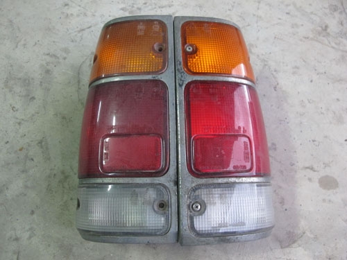 ขายไฟท้ายอีซูซุ TFR CAMEO RODEOแท้JAPANมีหลายคู่ครับ