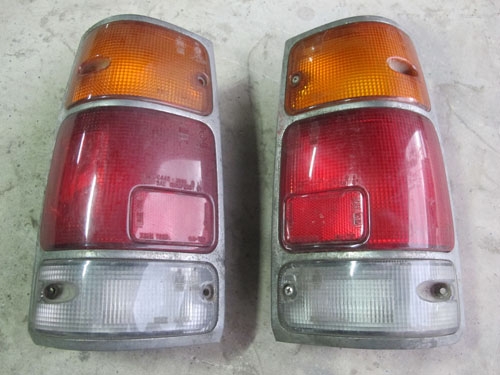 ขายไฟท้ายอีซูซุ TFR CAMEO RODEOแท้JAPANมีหลายคู่ครับ