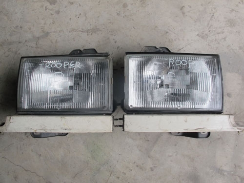 ขายโคมไฟหน้าอีซูซุ ทรูปเปอร์ของแท้จากญี่ปุ่น มีหลายคู่ครับ