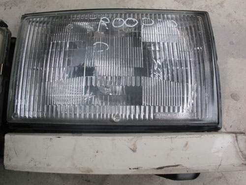 ขายโคมไฟหน้าอีซูซุ ทรูปเปอร์ของแท้จากญี่ปุ่น มีหลายคู่ครับ