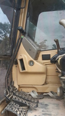 รถแบคโฮ CAT 320 B รถสวยเนี๊ยบ ใช้งานดี มีทะเบียน ปรับราคาใหม่เป็น 1,300,000 บาท.