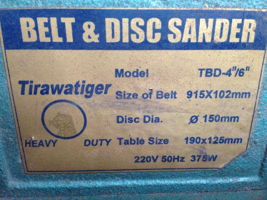 ขายเครื่องขัดกระดาษทราย ขนาดเล็ก สภาพดี อุปกรณ์ครบ( ต่อตรงไว้ไม่มีสวิทย์ )