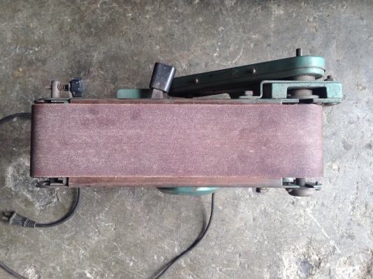 ขายเครื่องขัดกระดาษทราย ขนาดเล็ก สภาพดี อุปกรณ์ครบ( ต่อตรงไว้ไม่มีสวิทย์ )