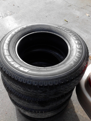 245/70R16 BRIDGE STONE DUELER H/T 689 มี ชุด 4  เส้น  โทร.081-427-3941