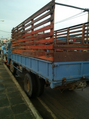 หกล้อ110ksหัวnprฝาขาวรถพร้อมใช้