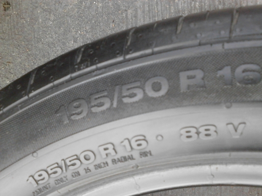 195/50R16 Continental Contact2 มี 2 เส้น ( หน้าแคบเลี้ยวไม่ติด ) TEL.081-427-3941