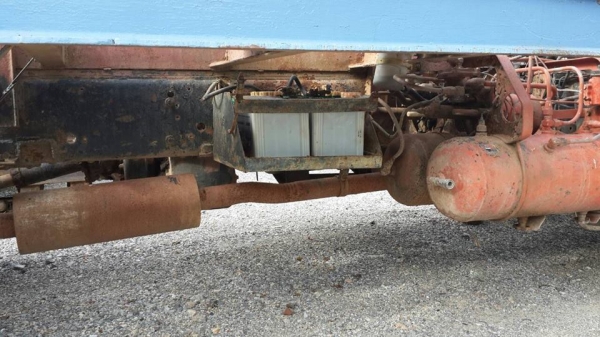 รถสิบล้อหางเป็ด MITSUBISHI FUSO เครื่อง 6D15 หน้ากากดำ ใส่ รถแบคโฮ CAT 320 B