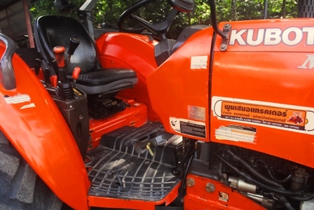 ขายรถไถ Kubota M7040 (4WD) พร้อมดันหน้าและผานตราช้าง สีเดิม เครื่องนิ่มๆครับ ขายรถไถ Kubota M7040 (4WD) พร้อมดันหน้าและผานตราช้าง สีเดิม เครื่องนิ่มๆครับ