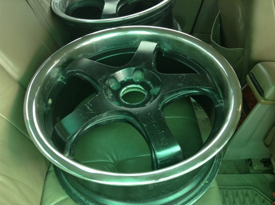 แม็ก G games ขอบ 18 ขอบเลส 5 รู 114 มีคู่เดียว แม็ก G games ขอบ 18 ขอบเลส 5 รู 114 มีคู่เดียว