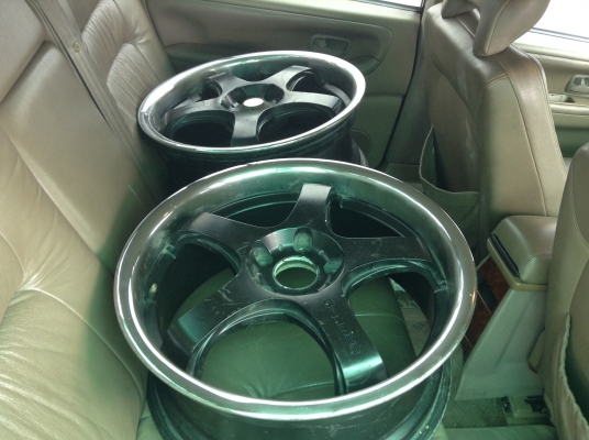 แม็ก G games ขอบ 18 ขอบเลส 5 รู 114 มีคู่เดียว แม็ก G games ขอบ 18 ขอบเลส 5 รู 114 มีคู่เดียว