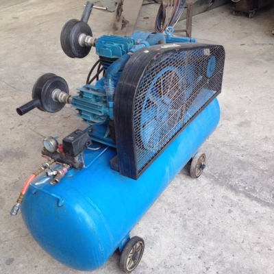 ปั๊มลมมือ 2 ใช้งานได้ดี ขนาด 200 ลิตร 7.5 แรง ต้องการขายเพราะจะเปลี่ยนไปใช้ปั๊มสกรู