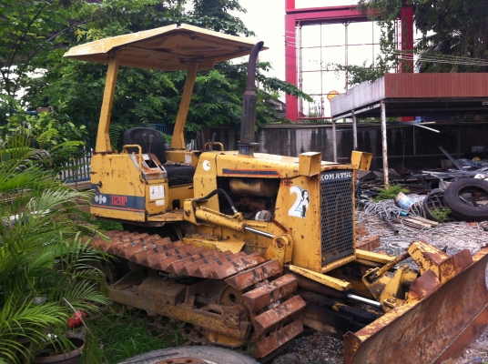 ขายรถแทคเตอร์ D2OP-6 ขายตามสภาพ