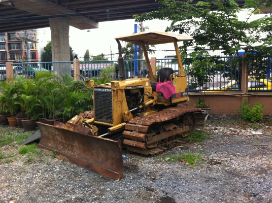 ขายรถแทคเตอร์ D2OP-6 ขายตามสภาพ ขายรถแทคเตอร์ D2OP-6 ขายตามสภาพ