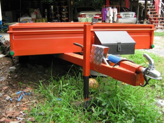 รถพ่วงสำหรับปิคอัพลาก พร้อมทะเบียน กว้างภายใน รวมซุ้มล้อ 2.50 ม. ยาว 3.5 ม.